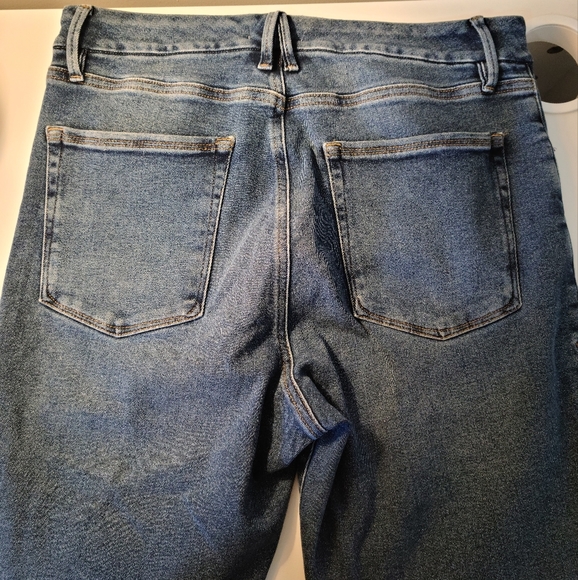 NWOT - Good American Good Legs Cropped - Size 14 - Picture 3 of 7